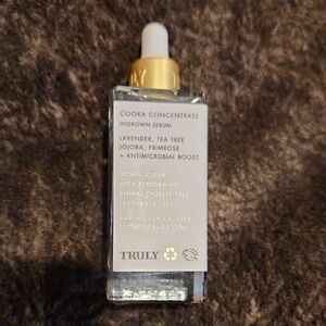 TRULY Gold and White Cooka Concentrate Ingrown Serum